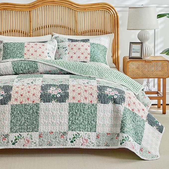Joyreap 3 Pieces Floral Patchwork Quilt Set King, Soft n Cozy Microfiber Quilt - Image 3