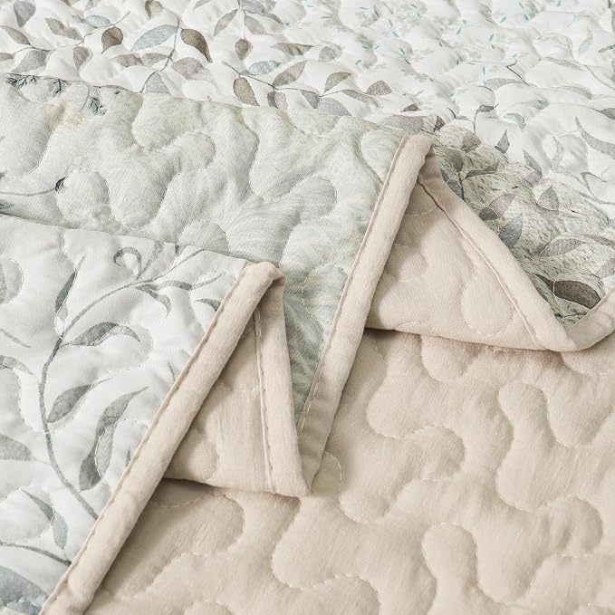 Exclusivo Mezcla 50"x 60" Quilted Throw Blanket- Microfiber Quilt Throw - Image 3