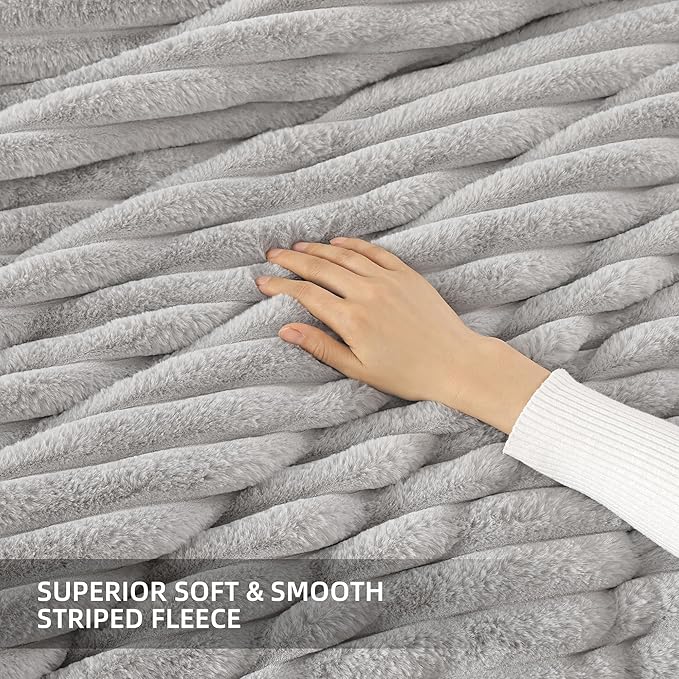 Smoofy Fluffy King Size Comforter Set 3 Pieces - Image 5