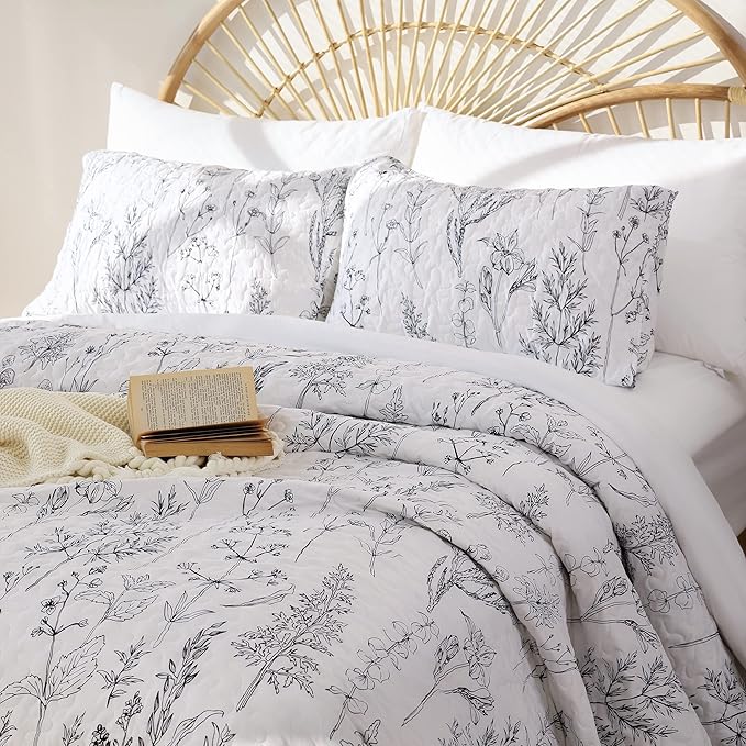 JANZAA Quilts Queen Size White Floral Bed Spread - Image 3