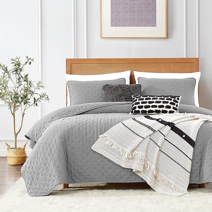 ROARINGWILD California Cal King Size Quilt Bedding Sets by ROARINGWILD