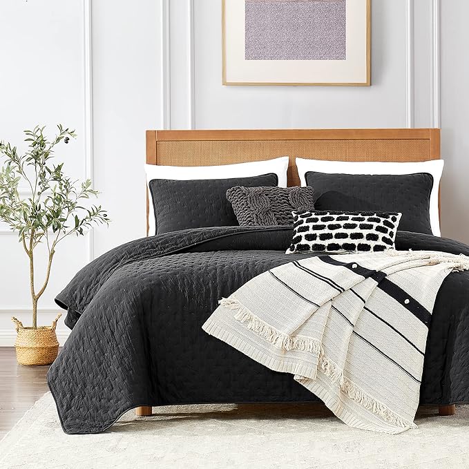 ROARINGWILD Black King Size Quilt Bedding Sets by ROARINGWILD