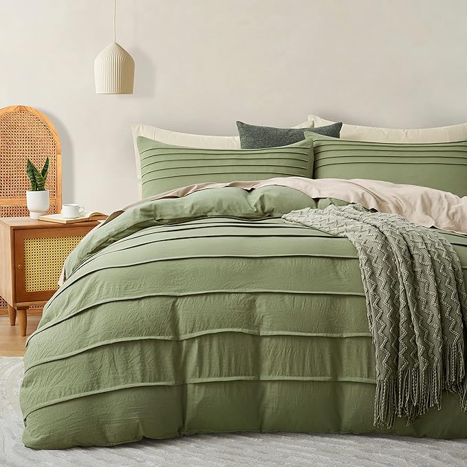 Oli Anderson Sage Green Duvet Cover King Size by OliAnderson