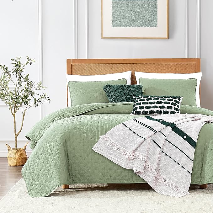 ROARINGWILD Sage Green Twin Size Quilt Bedding Set, Lightweight Soft Bedspread by ROARINGWILD