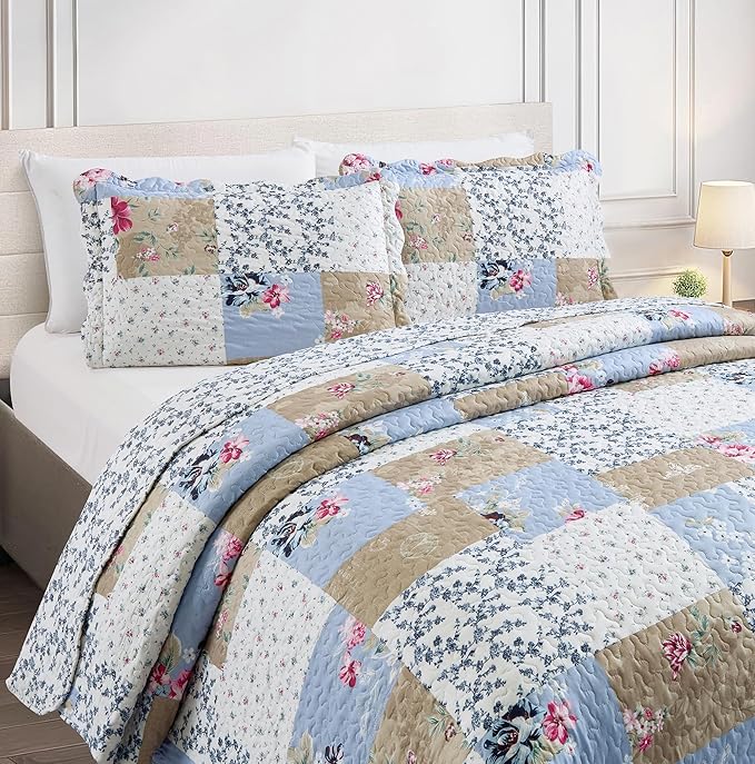 Brilliant Sunshine Pink and Blue Roses Toile Quilt Set, 3-Piece Bedding Sets - Image 3