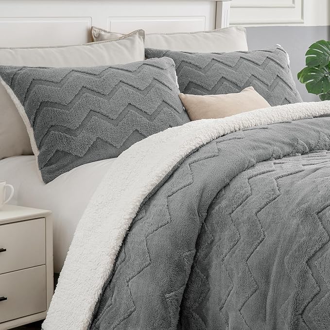 BEDELITE Fluffy Queen Comforter Set by BEDELITE
