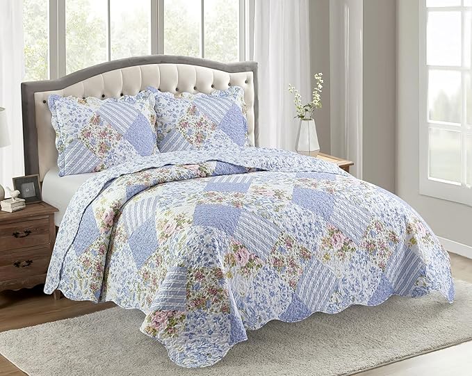 Brilliant Sunshine Blue Rose Patchwork, 3-Piece Quilt Set by BrilliantSunshine