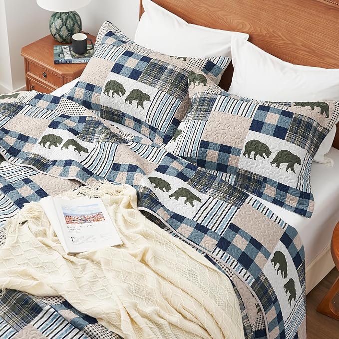 PPOLCA Rustic Queen Quilt Bedding Set, Christmas Lightweight Reversible Cabin - Image 3